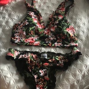 Brand new mossimo swimsuit size M